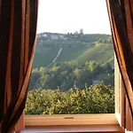 Casa de Campo Cascina Giardini Alba (Piedmont)