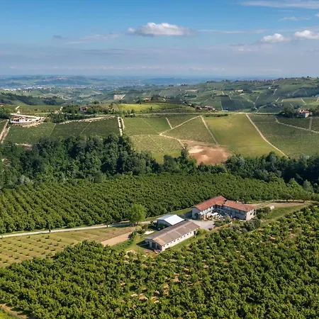 Cascina Giardini Εξοχικό σπίτι *