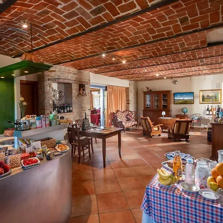 Country house Cascina Giardini Alba (Piedmont)
