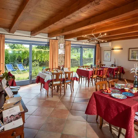 Country house Cascina Giardini Alba (Piedmont)