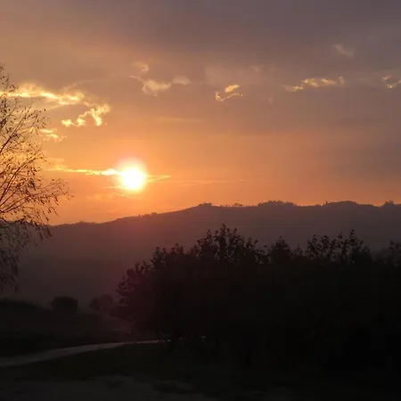 Cascina Giardini Εξοχικό σπίτι *